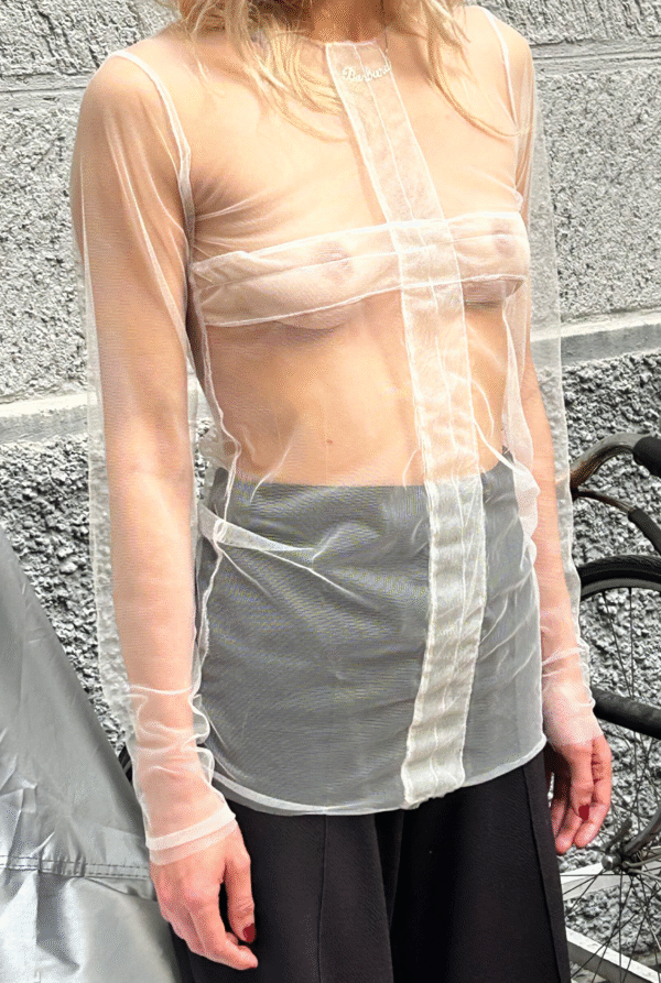Mesh long-sleeve with cross application